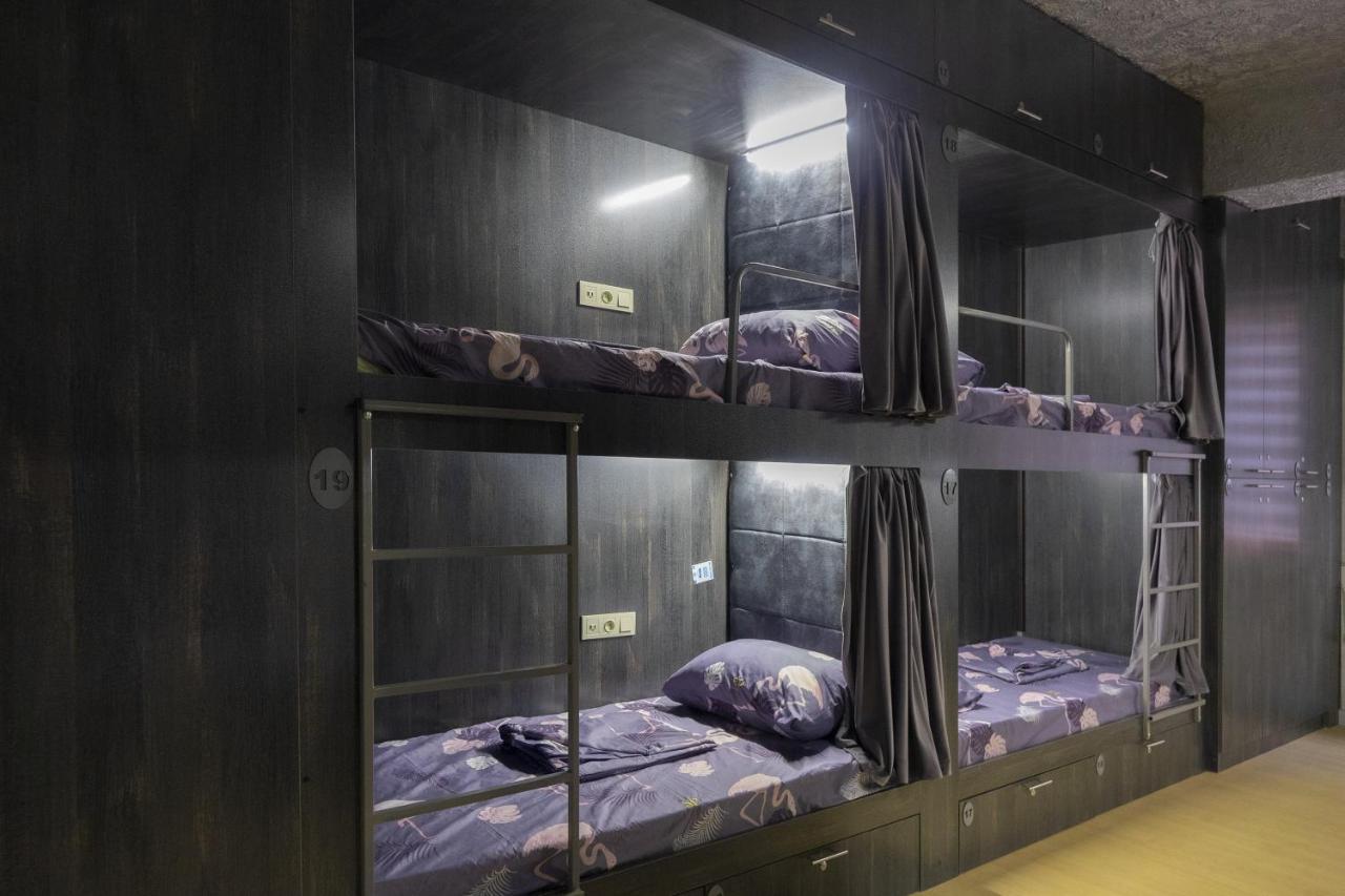 יירבאן Midcity Hostel מראה חיצוני תמונה