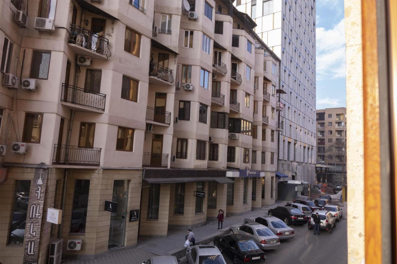 יירבאן Midcity Hostel מראה חיצוני תמונה
