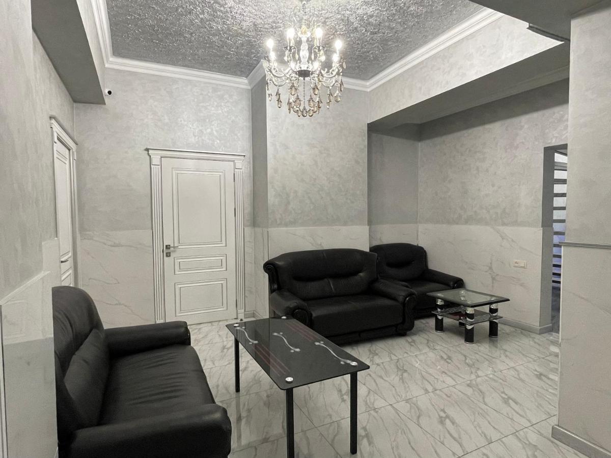 יירבאן Midcity Hostel מראה חיצוני תמונה
